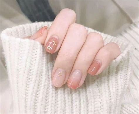 Top 10 mẫu nail đơn giản sang và đẹp nhất