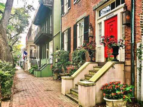 Stay in a Historic Home on Jones Street in Savannah GA - Savannah First-Timer's Guide