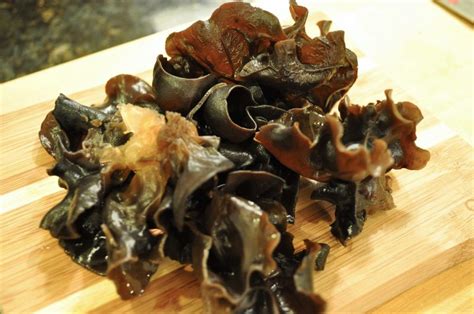 fresh wood ear mushrooms (목이버섯 mokibeoseot) | Kimchimari