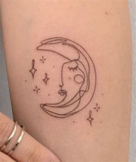 Pin by Ashley on Tattoos | Small tattoos, Small moon tattoos, Minimalist tattoo