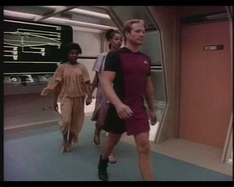 star trek - What is this man doing with a Starfleet mini-skirt? - Science Fiction & Fantasy ...