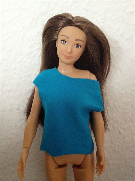 easy DIY projects: Dress your Lammily Doll : Tutorial for an EASY Shirt | Lammily, Simple shirts ...