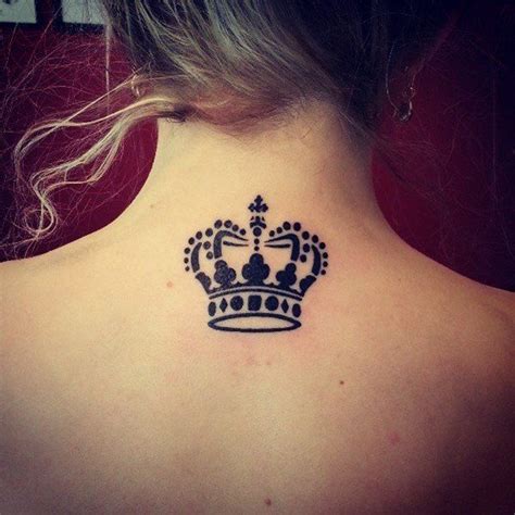 Corona de Reina | Tattoos | Tatuaje de corona, Tatuajes en la nuca y ...