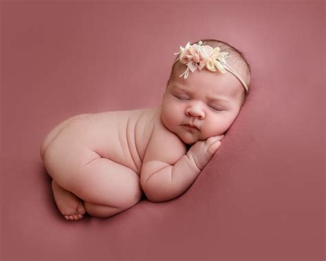 Popular ways to celebrate the birth of your baby — Newborn Photography ...