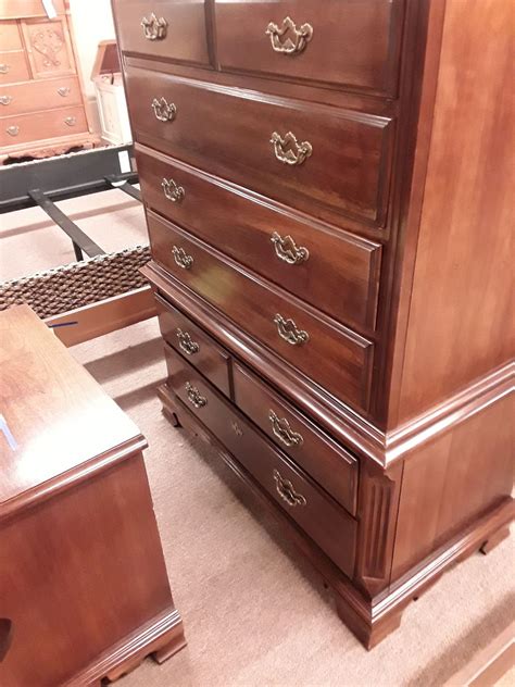 THOMASVILLE CHERRY BEDROOM SET | Delmarva Furniture Consignment