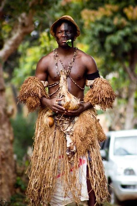 Danseur traditionnel Fang