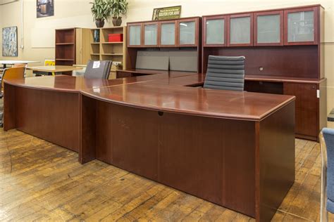 Peartee Baldwin Series Bow-Front U-Shaped Cherry Wooden Desks • Peartree Office Furniture