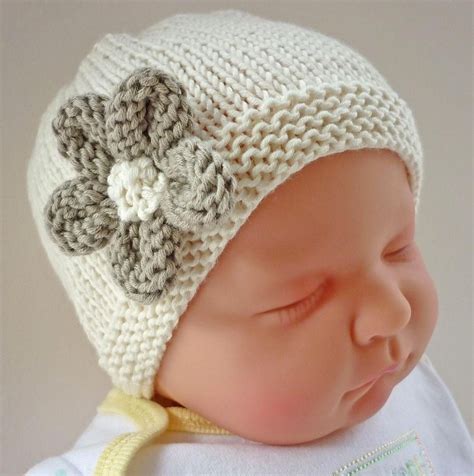 Baby Hats Knitting, Arm Knitting, Double Knitting, Knitted Hats, Girl With Hat, Baby Hat ...