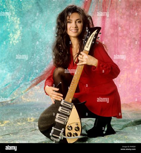 Susanna Hoffs (The Bangles) on 24.11.1988 in München / Munich. | usage worldwide Stock Photo - Alamy