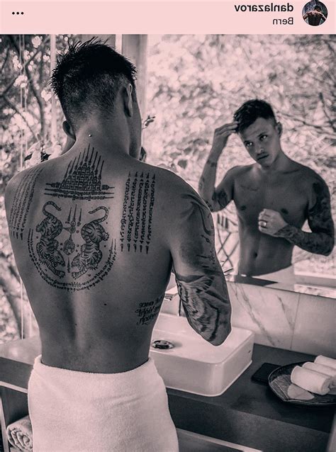 40 kleine Tattoo-Designs für Männer mit tiefen Bedeutungen | Back tattoo, Sak yant tattoo ...