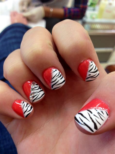 Zebra print nails 💅 Zebra Print Nails, Craze, Fashion Makeup, Hair And Nails, Hair Makeup, Nail ...