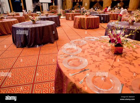 Round dining table hi-res stock photography and images - Alamy