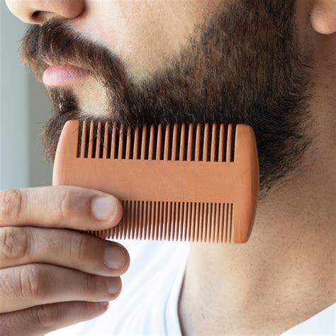 Beard Comb Vs Brush - What's The Difference & When To Use Which One