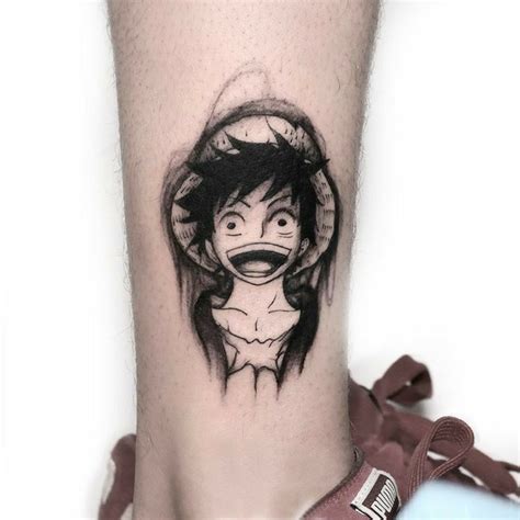 Pin de Alpha Lyrae em TattOo | Tatuagem one piece, Tatuagem na mão, Tatuagens de anime