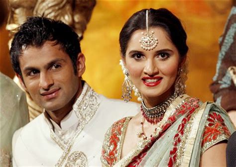 Sania Mirza Family Photos, Husband, Sister, Father, Mother, Age, Height, Net Worth