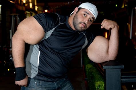 Meet the real-life Popeye... with 31 inch biceps as big as a grown man ...