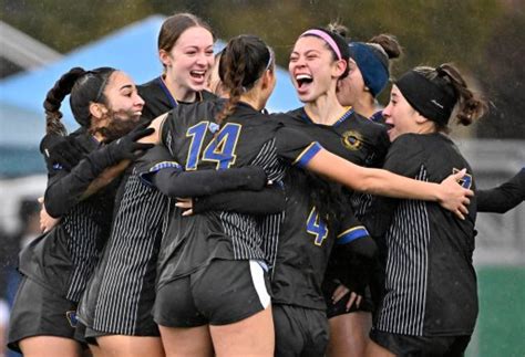 Sister duo helps Western Christian top El Rancho for CIF girls soccer D-4 title – Whittier Daily ...