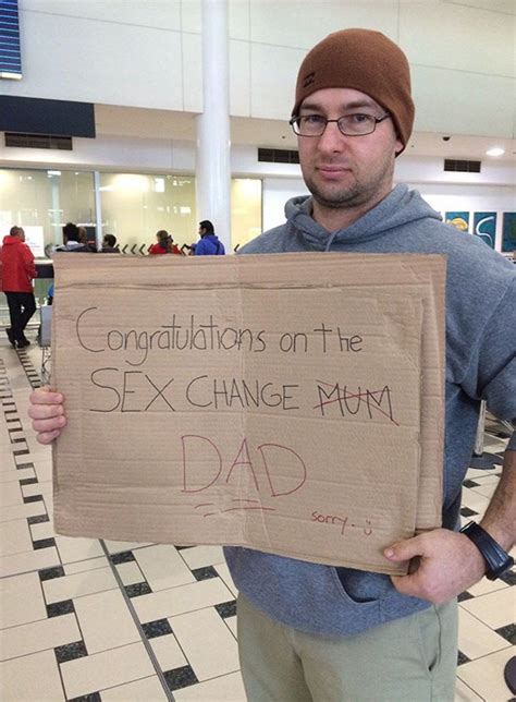 15 Creative Airport Greeting Signs That Are Hilarious And Embarrassing At The Same Time | Funny ...