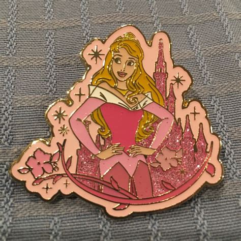 Pin by Allison on DISNEY PINS | Cute disney, Disney pins, Disney princess