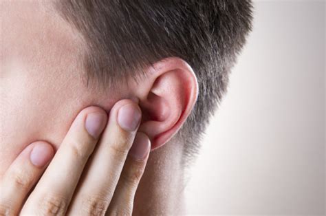 Swollen Ear Lobe: Learn All Possible Causes & How To Cure Infection