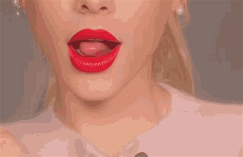 Ariana Grande Red Lips GIF - Ariana Grande Red Lips Lipstick - Discover ...