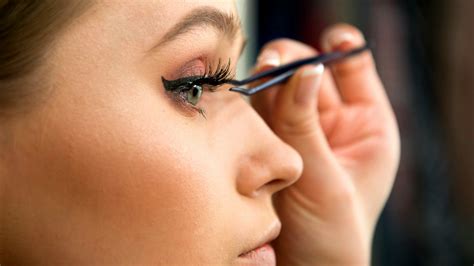 The 5 Best False Lashes For Beginners