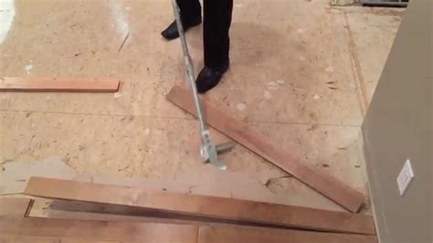 Tool For Removing Hardwood Flooring | Viewfloor.co