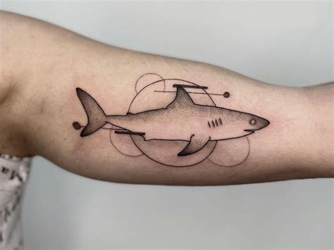 Share 74+ little shark tattoo latest - in.cdgdbentre