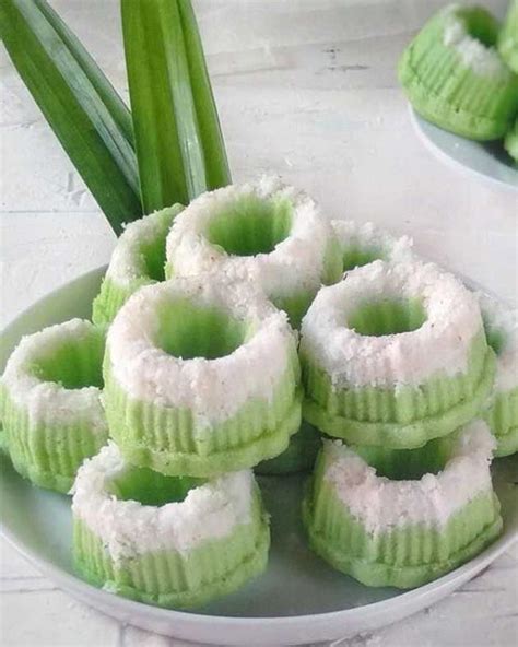 Resep Kue Putu Ayu Lembut Mengembang Tanpa Mixer Super Praktis