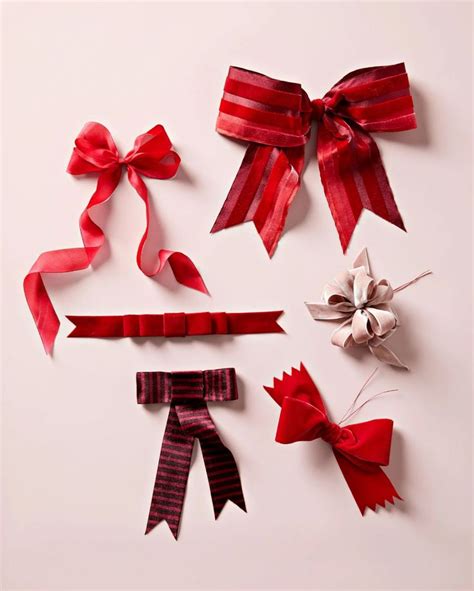 Three Different Ways to Make a Bow Out of Ribbon | How to make bows ...