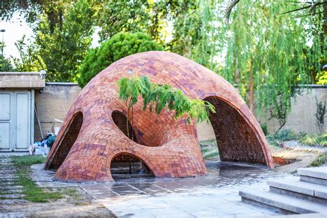 画廊 年轻设计师设计建造的伊朗首个自由形式的砖结构小屋 - 3