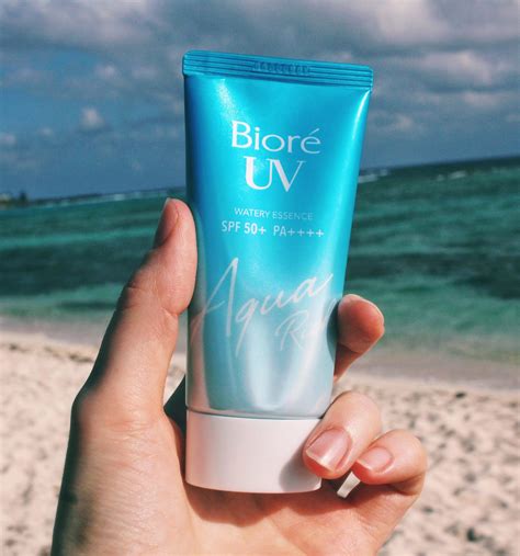 Bioré UV Aqua Rich Watery Essence Sunscreen Review - An Introvert Talks