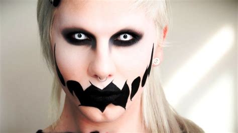 25 Ghost Halloween Makeup Ideas - Flawssy