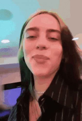 Billie Eilish Blinkin GIF - Billie Eilish Blinkin - Discover & Share GIFs