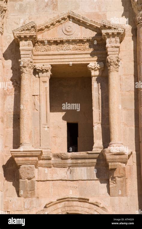 Hadrian's Arch, Jerash, Jordan Stock Photo - Alamy