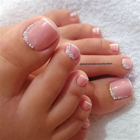 French Pedicure Designs 2023: 17 Ideas for the Perfect Summer Look