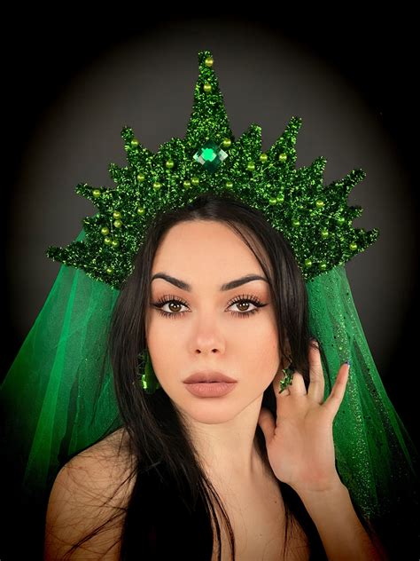 Shiny Christmas Veil Crown, Green Christmas Crown, Sparkling Splash Headpiece, Festive Christmas ...