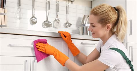 Spring Cleaning Tips: How to Clean on Top of Kitchen Cabinets - RTA ...