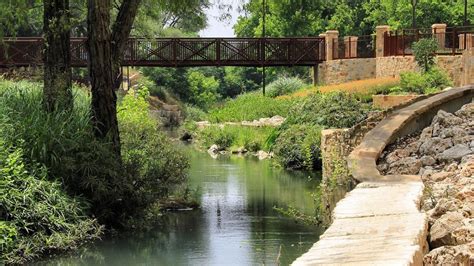 Record-Breaking Pecans and Tons of History in Seguin, Texas | Rediscover America