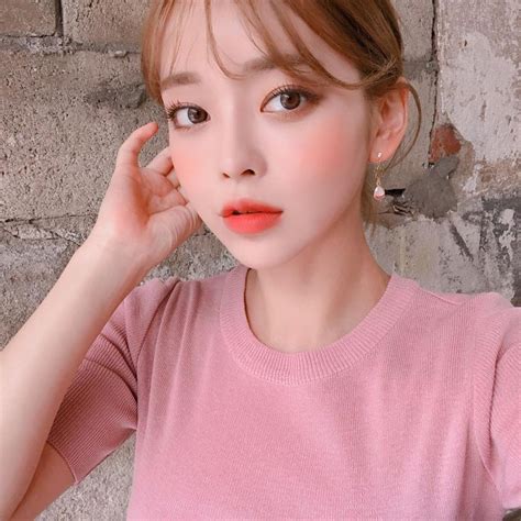 츄 chuu korea official on Instagram: “#chuuseoul” Hair Beauty, Korea Makeup, Ulzzang Makeup ...