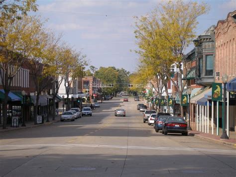 Small Town U.S.A | Small towns usa, Towns usa, Small town america