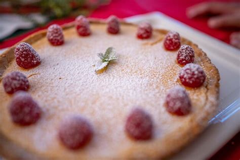 Premium Photo | Lemon tart for christmas dinner in australia