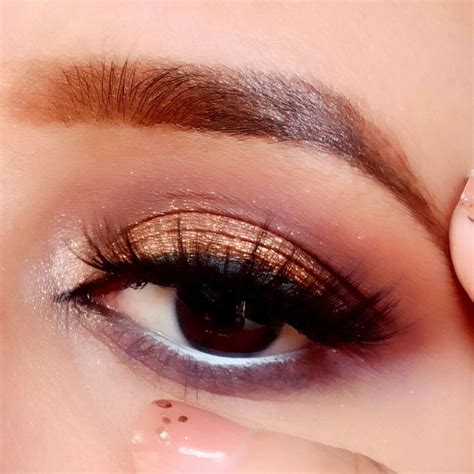 20 Trendy Indian Bridal Eye Makeup Ideas