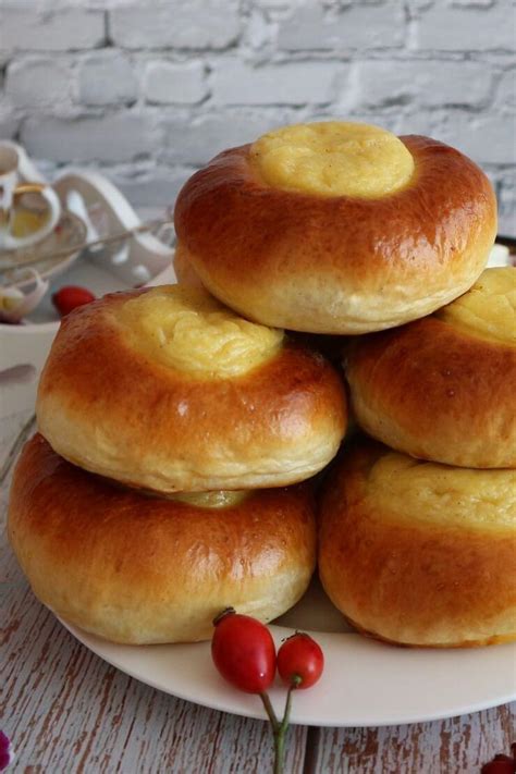 Basic yeast dough recipe – with many tips and vegan variant