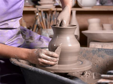 7 Tips for Buying a Pottery Wheel
