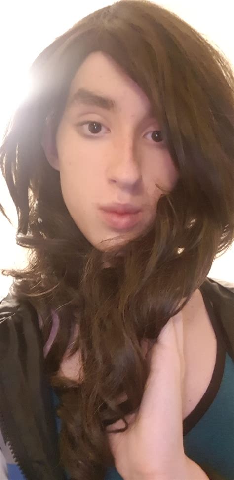 No makeup selfie : r/crossdressing