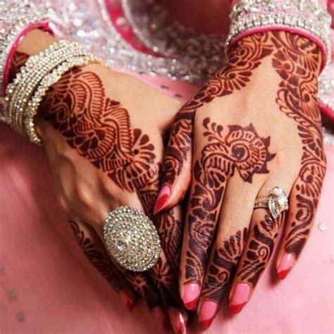 10 Spellbinding Karva Chauth Mehndi Designs | LivingHours