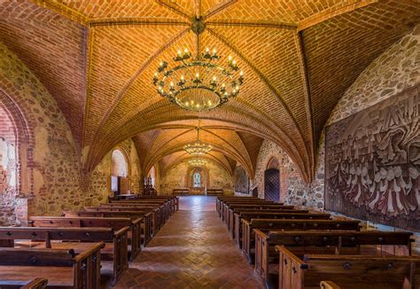 Trakai Island Castle Chapel, Lithuania - Diliff - Trakai Island Castle ...