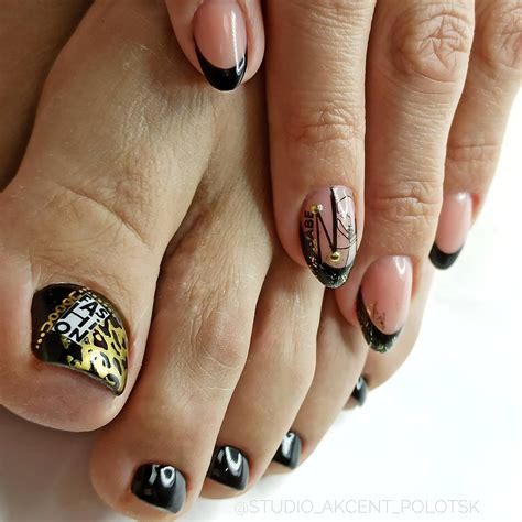 25 Latest Black And Gold Pedicure Ideas To Try In 2023! - alexie