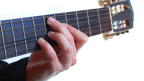 Fingerstyle Guitar Basics - Howcast